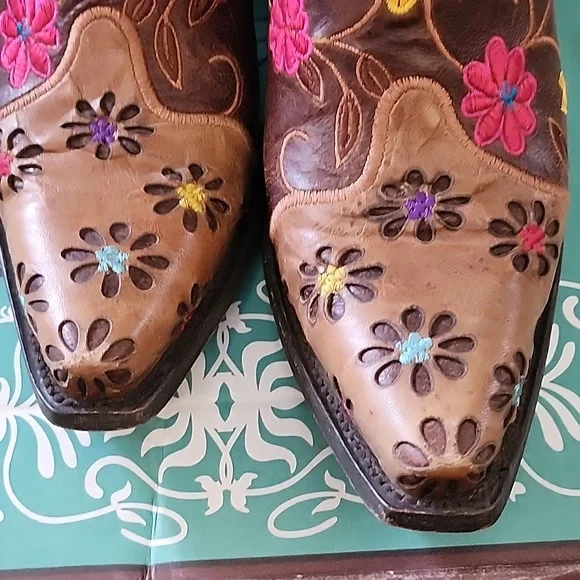 Lane !!Gorgeous!! Daisy Queen Western Boots, Size 9B - Picture 4 of 13